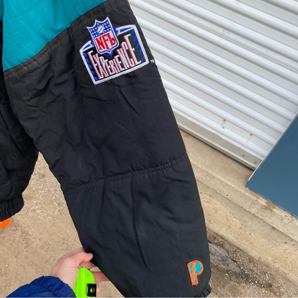 Vintage pro player NFL Miami dolphins Puffer jacket size large - Picture 4 of 12